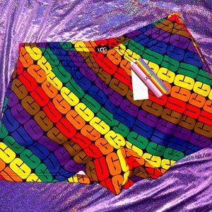 Ugg Noni Short Pride